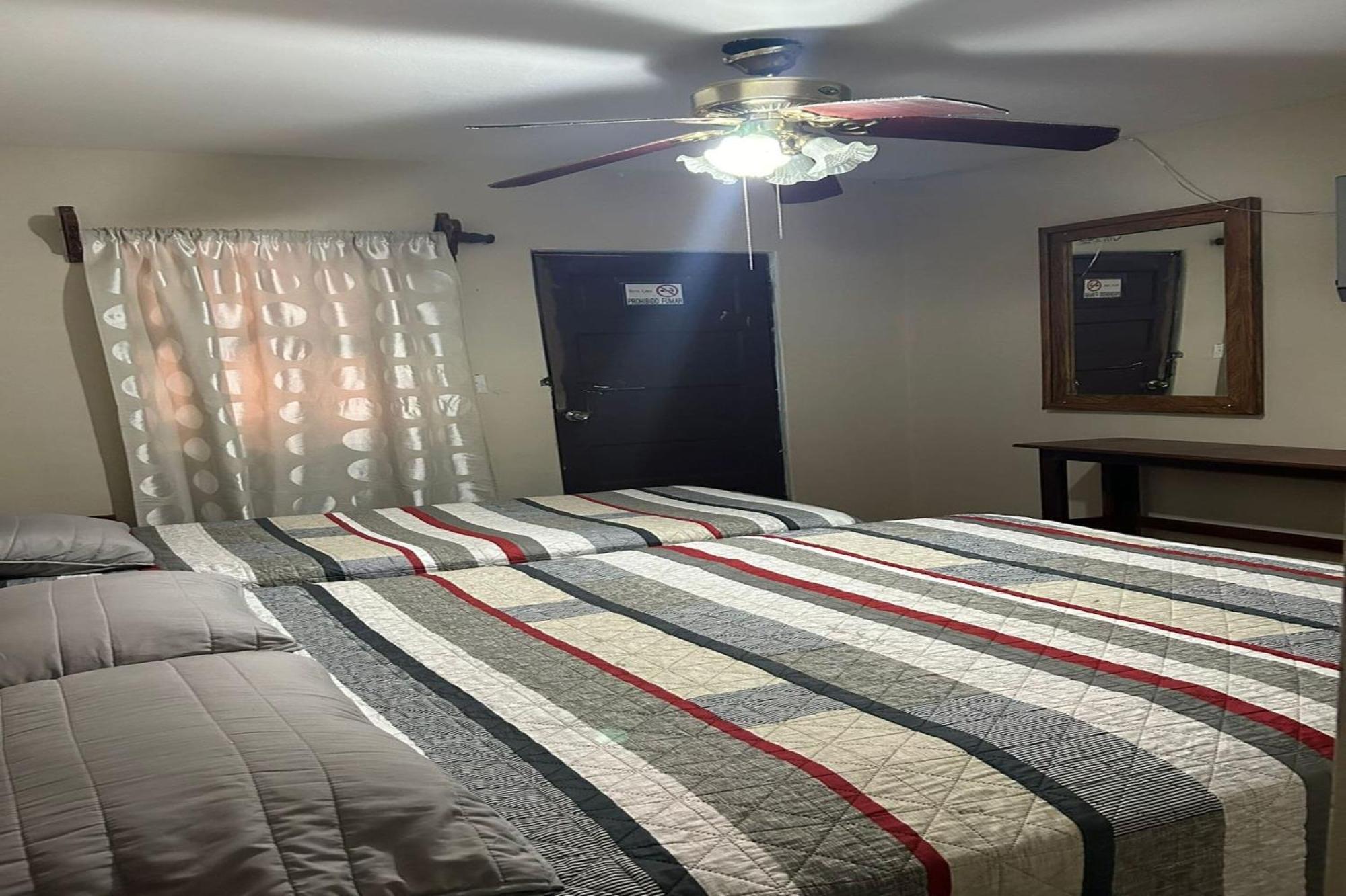 Oyo Hotel Linda 提华纳 外观 照片