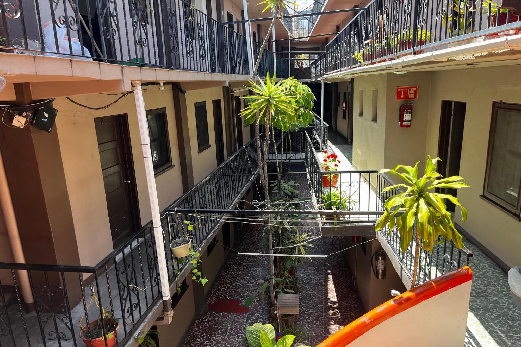 Oyo Hotel Linda 提华纳 外观 照片