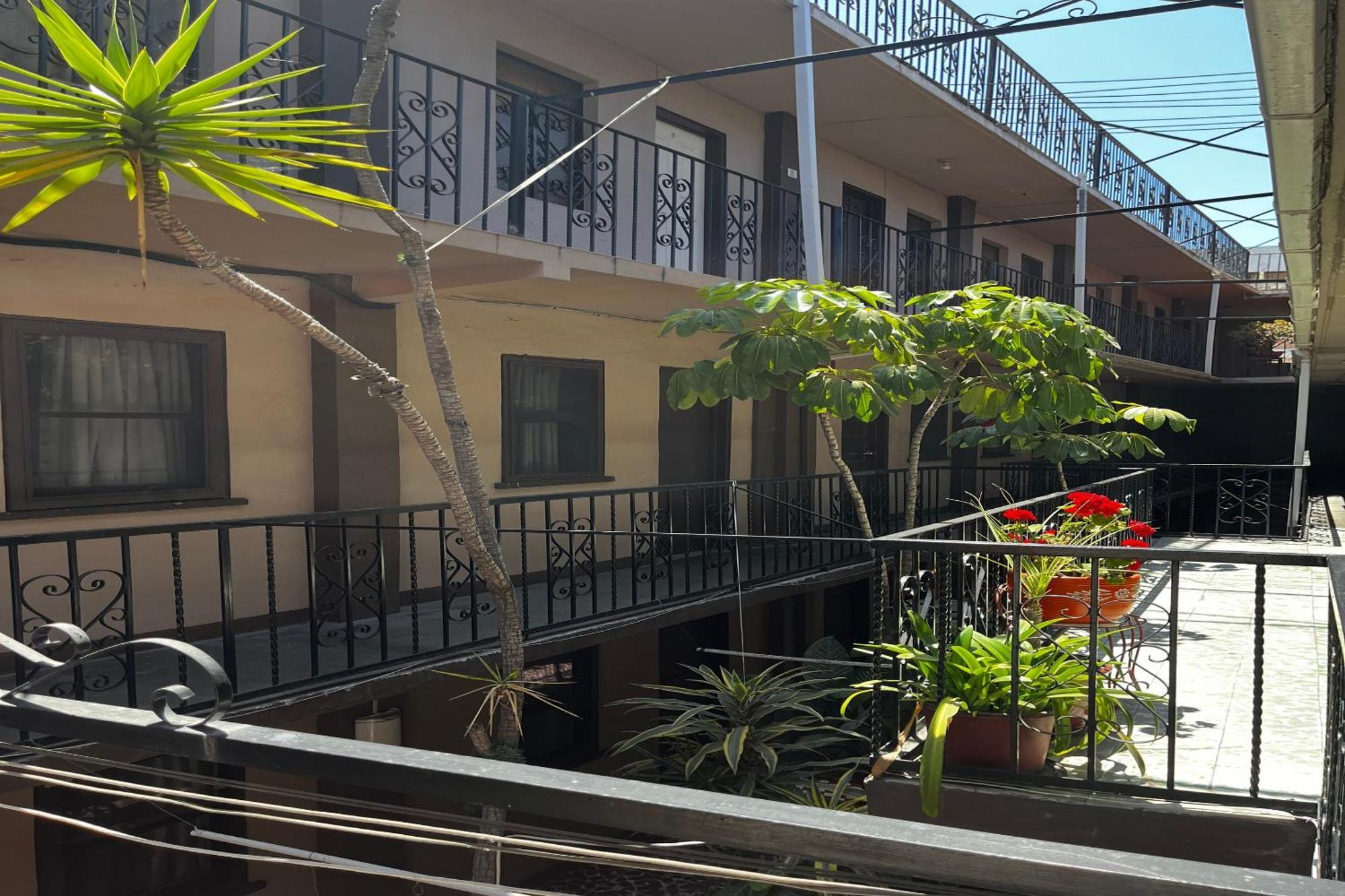 Oyo Hotel Linda 提华纳 外观 照片